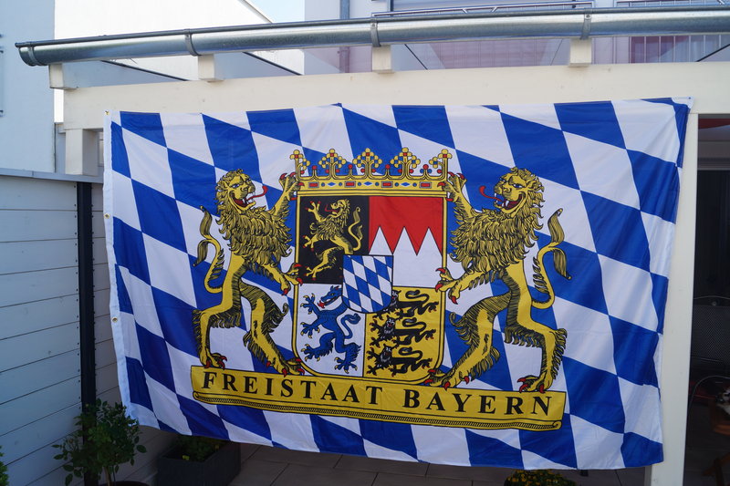 Hissflagge Bayern Größe: Breite 240 x Höhe 150 cm.