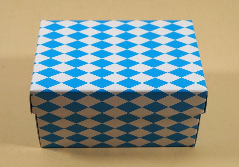 Bayerische Geschenkbox Raute weißblau, Größe 16 x 11 x 9 cm