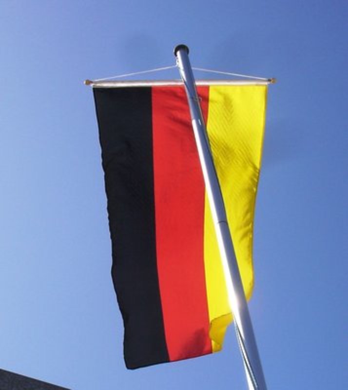 Fahnenmasten Alu, ca. 6.5 m, komplett mit Bannerfahne Deutschland