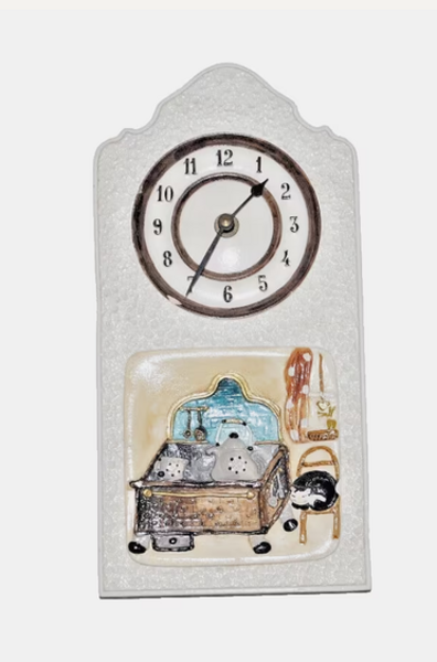 Küchen-Uhr mit Motiv , Herd und Katze, Material Keramin.