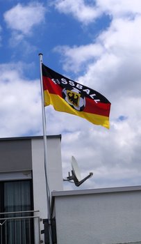 Fahnenmasten, 6,3 m - komplett mit Deutschlandfahne, Fussball
