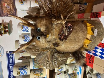 Wolpertinger, mit Laterne, Handanfertigung.