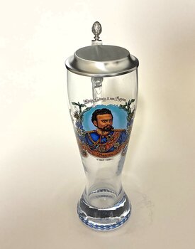Weißbierkrug aus Glas mit Zinndeckel, Motiv König Ludwig II, Größe 0,5 Liter