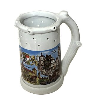 Bierkrug mit Löchern Dekor Bayerische Städteansicht