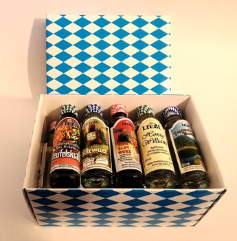 Bayerische Geschenkbox, Inhalt 15 x Liebl´s 0,02l Bayerwaldschnäpse,